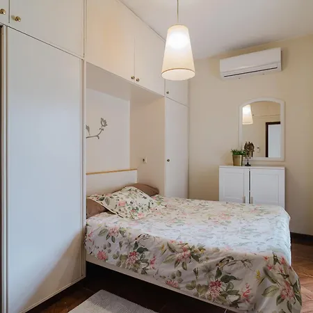 The Beauty Of Simplicity Gondifelos