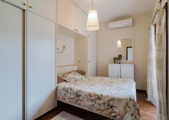 The Beauty Of Simplicity Gondifelos